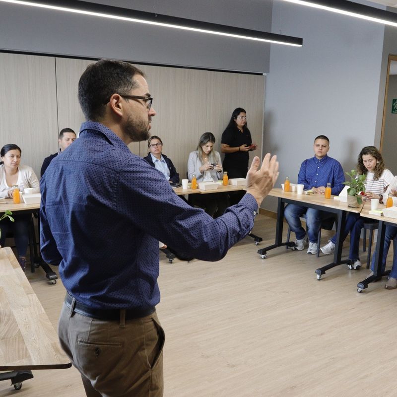 Aula Empresarial Cristo Rey
